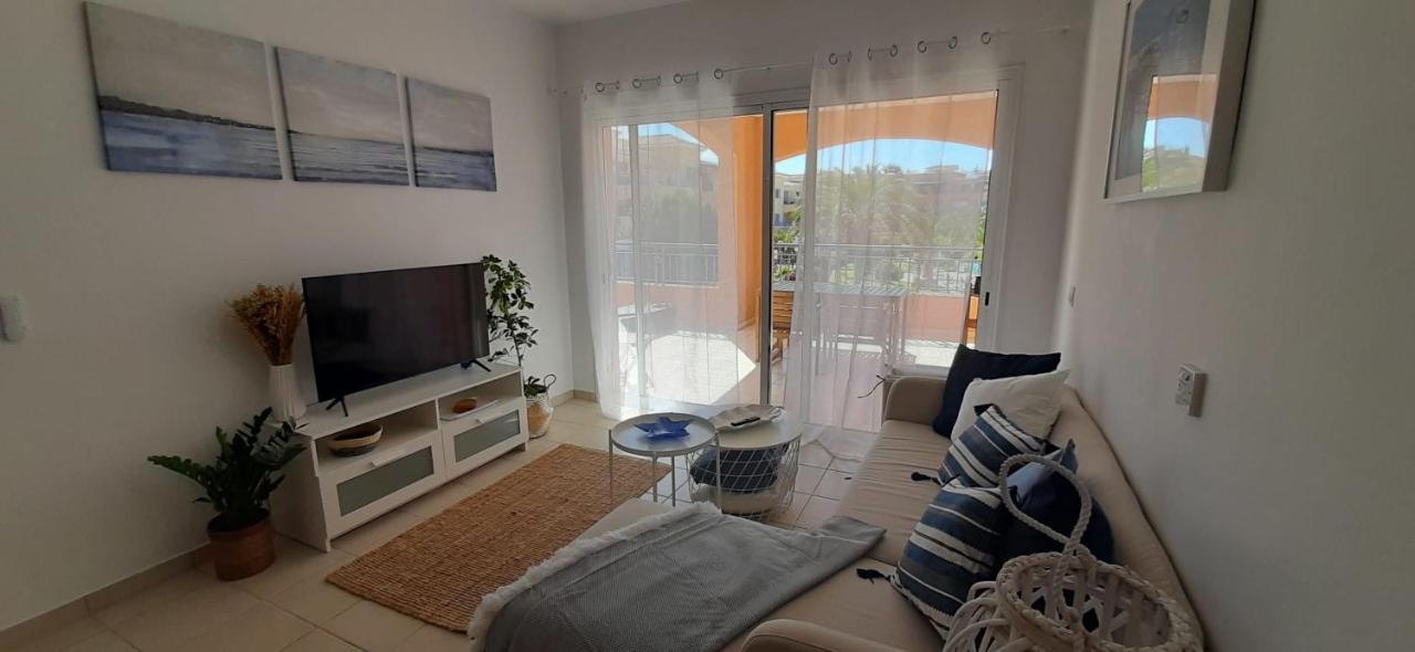 Limnaria Gardens - Superb Modern 1 Bed Apartment With Pool Views بافوس المظهر الخارجي الصورة