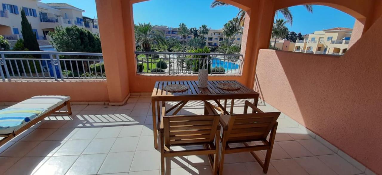 Limnaria Gardens - Superb Modern 1 Bed Apartment With Pool Views بافوس المظهر الخارجي الصورة