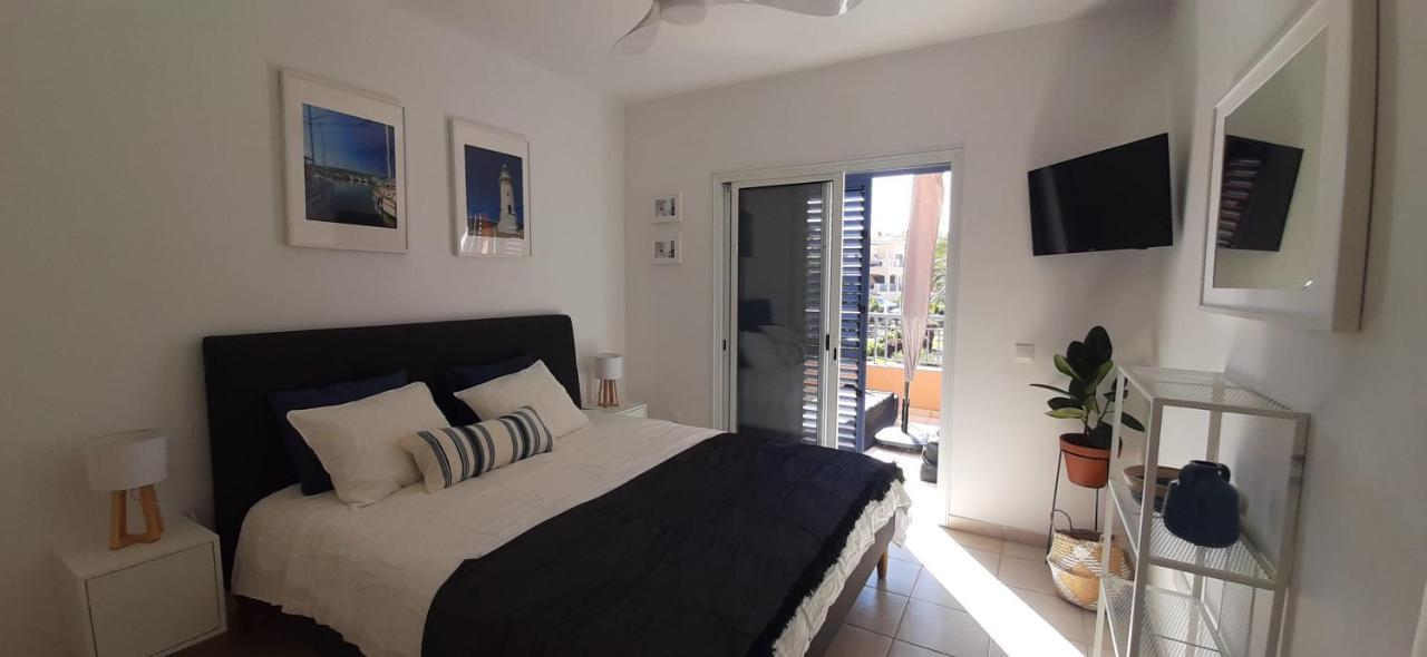 Limnaria Gardens - Superb Modern 1 Bed Apartment With Pool Views بافوس المظهر الخارجي الصورة