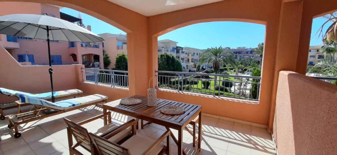Limnaria Gardens - Superb Modern 1 Bed Apartment With Pool Views بافوس المظهر الخارجي الصورة